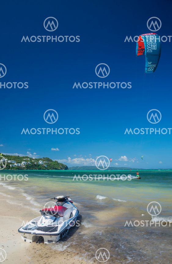 jet ski and kite surf in bolabog beach boracay philippines