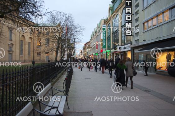 Kungsgatan i julhandeln