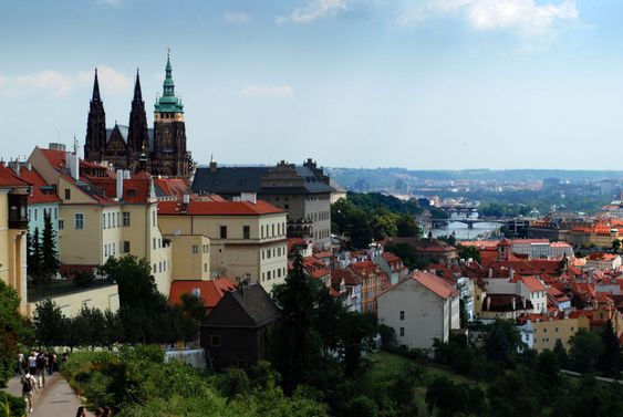 Prague a beautiful city .