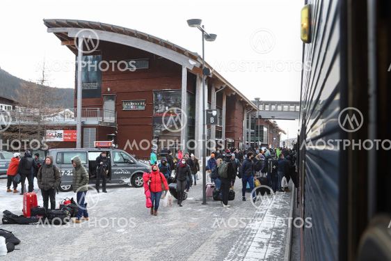 Tågresenärer på Åre station