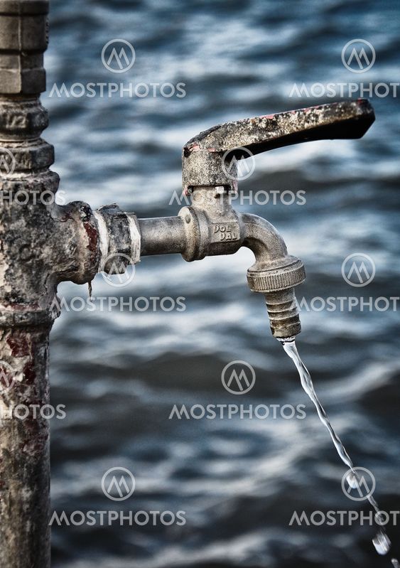 Sea discharge cock