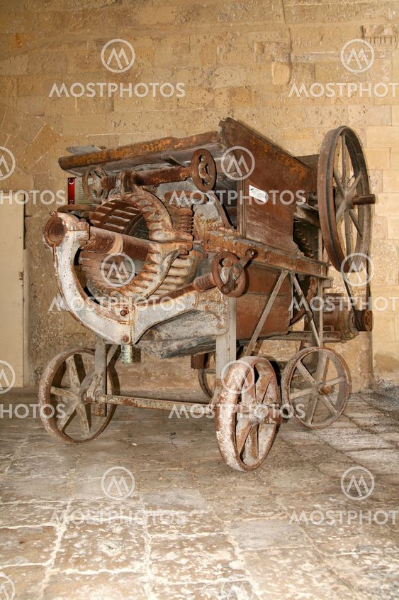 Old press/destemming machine for wine-making