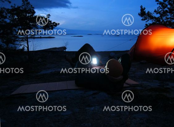 Connected in the archipelago