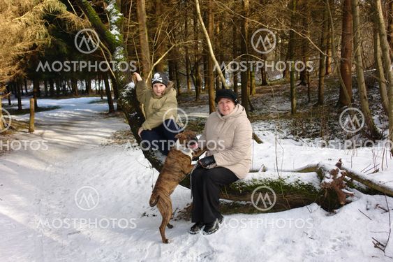 Mor, søn og hund