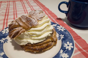 Swedish kanelbulle semla, Shrove bun made of cinnamon