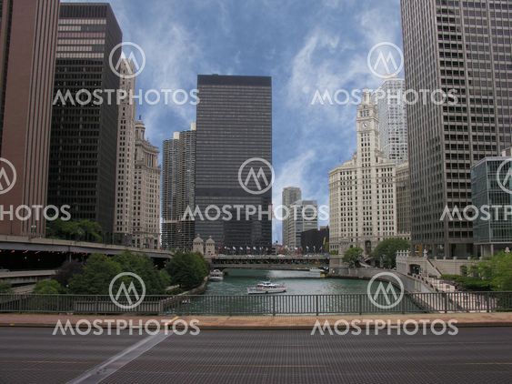 Skyscrapers of Chicago and its River