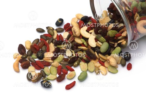 organic mixed nuts and dry fruits