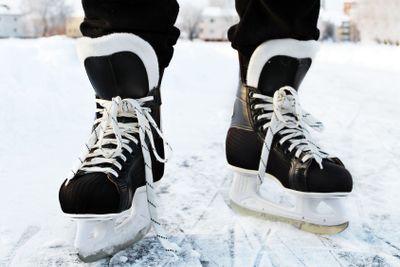 Skridskor på is utomhus