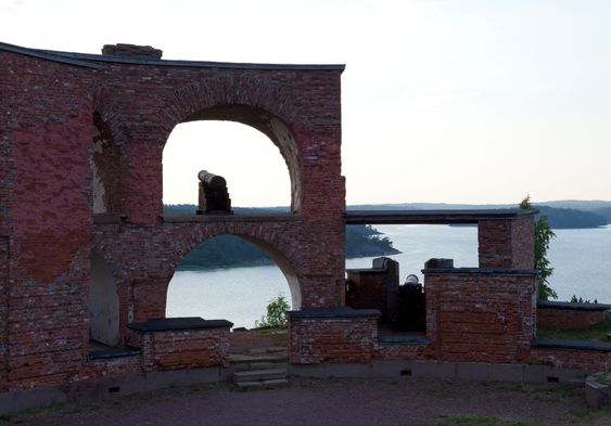 Bomarsund fortress in ruins.