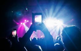 Filming a concert with a mobile phone, music and light...