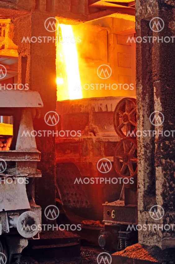 Pouring of liquid metal