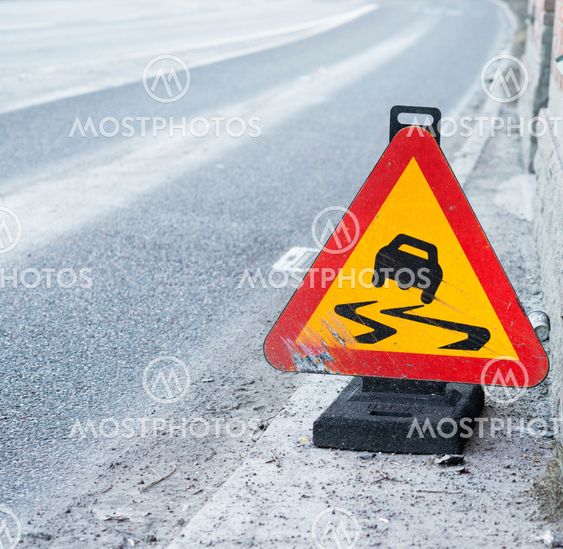 skylt Slirig körbana