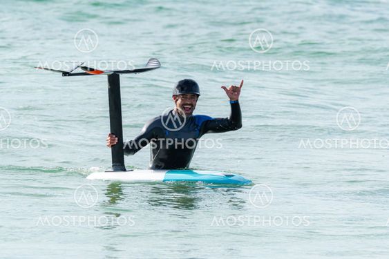Hidrofoil surfer