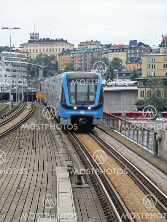 Gamla stan subway train arrives