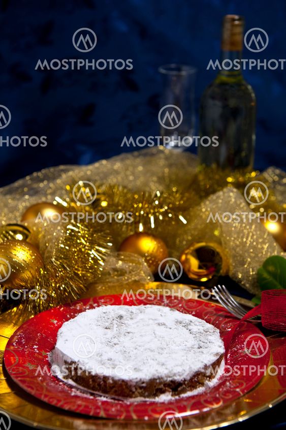 Gingerbread and white wine glass