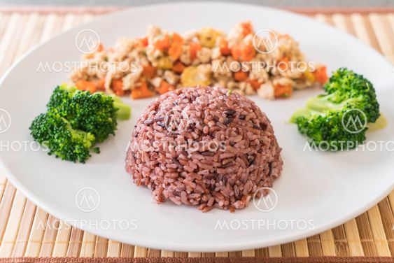 Stir Fried Minced Chicken and Carrot with Berry Rice