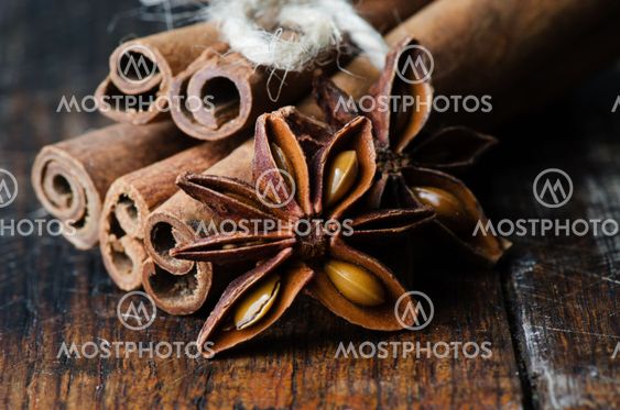 Star anise with cinnamon