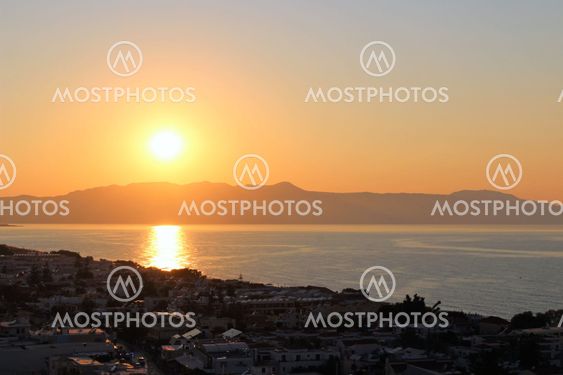 Solnedgång över Platanias
