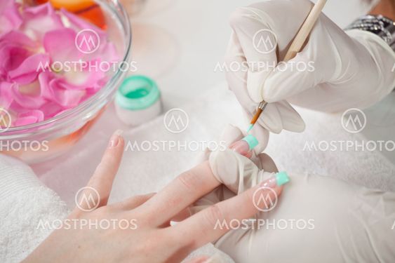 Painting fingernails