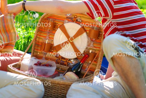 Gettin ready for picnic
