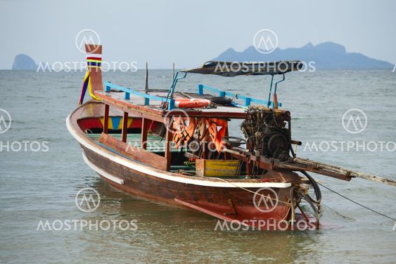 Long Tail Boat