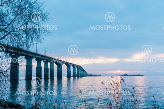 Dawn by the bridge