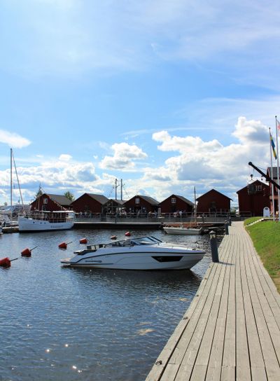 En vacker sommardag vid Västra Kajen i Piteå
