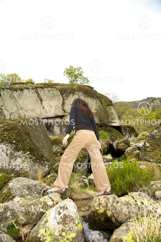 kävely on the rocks