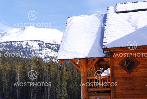 Log mountain cabin