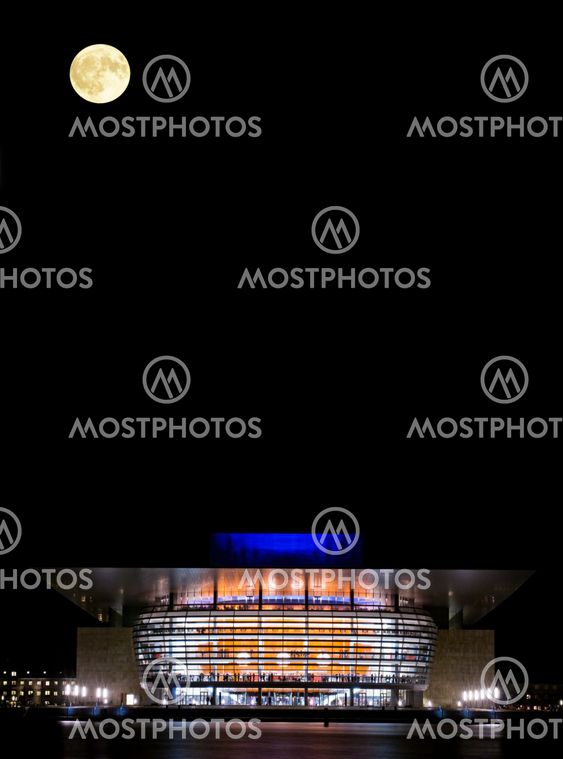 Copenhagen operahouse by night