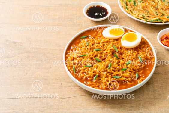 Korean instant noodles with egg