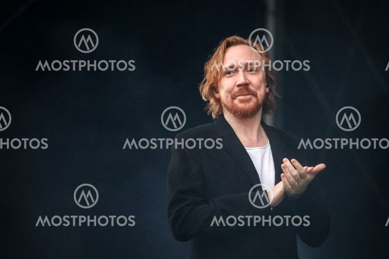 Lars Winnerbäck på scen 2015