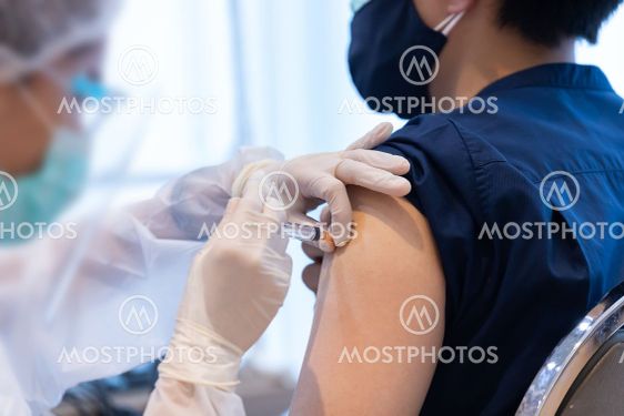 covid-19 vaccine injection