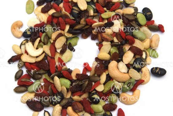 organic mixed nuts and dry fruits