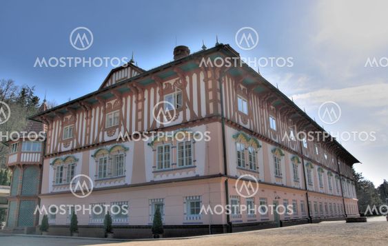 Castle building