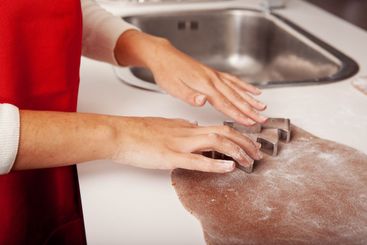 Baking christmas cookies