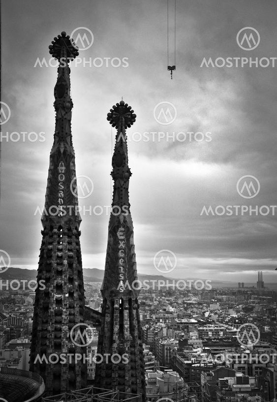 Building Sagrada Familia