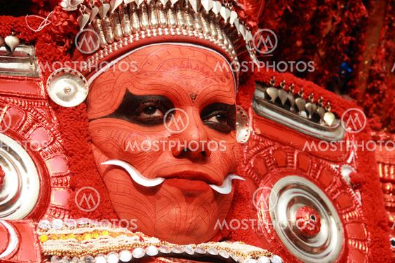 theyyam-closeup