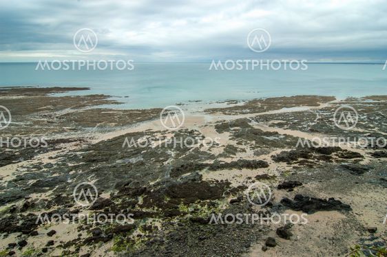 Küste bei Granville, Frankreich / Coast at Granville,...