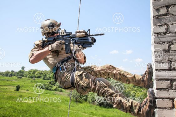 rappeling with weapons