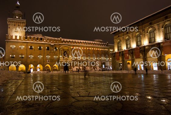 main square of bologna