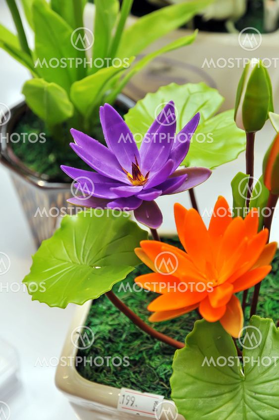 Artificial flowers