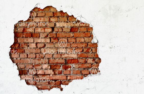 Break on the white wall - old brickwork