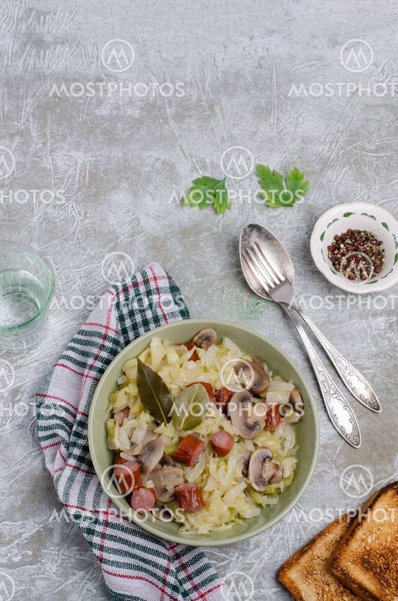 Stewed vegetables with sausages