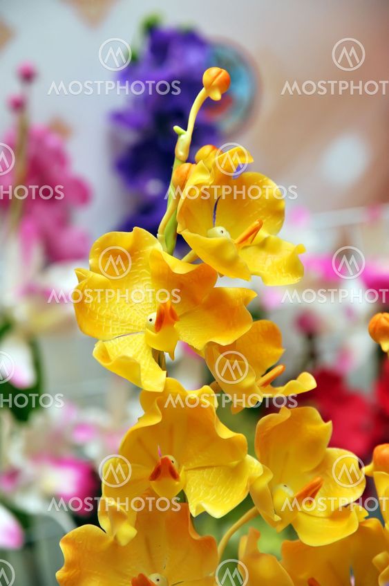 Artificial flowers