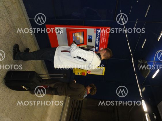 Ticket machine at the flygtåg in Vienna