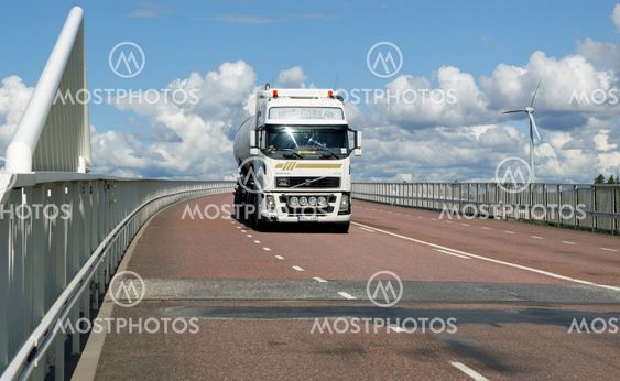 Truck large Hammar Strait