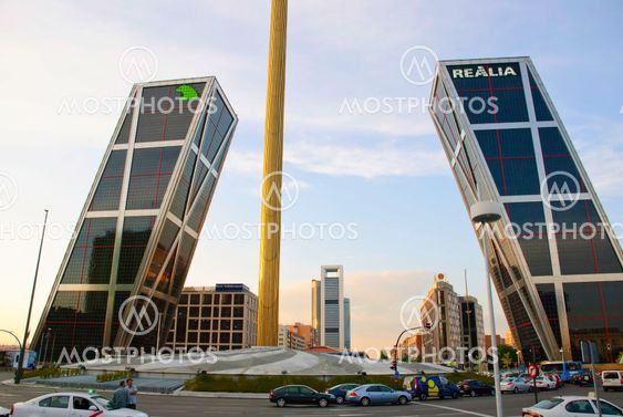 Torres Kio towers, Madrid