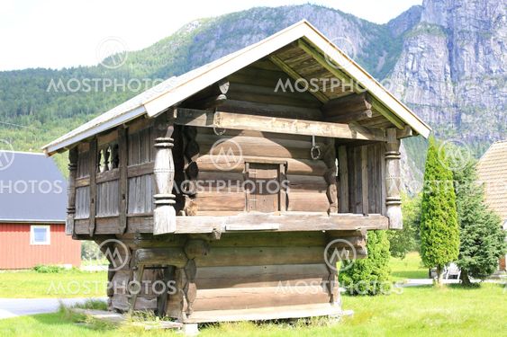 Historic barn in Norway