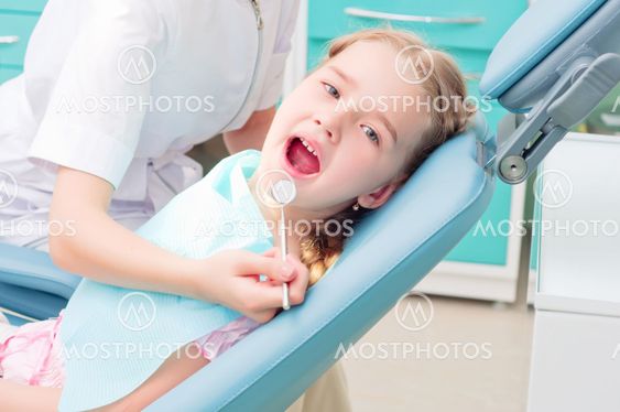 girl visiting dentists, visit the dentist
